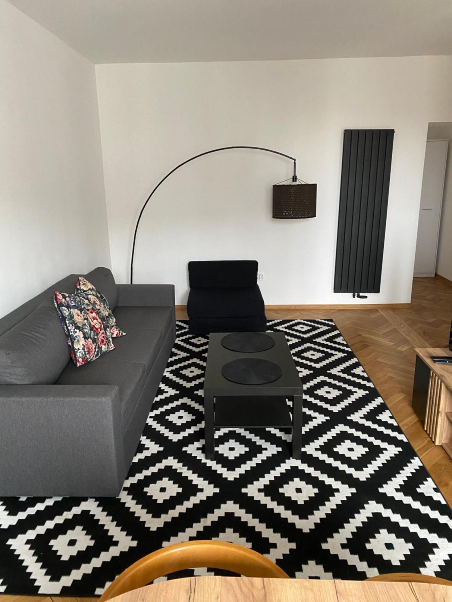 Ohmyhome - Plac Pieciu Rogow - Centrum ワルシャワ エクステリア 写真